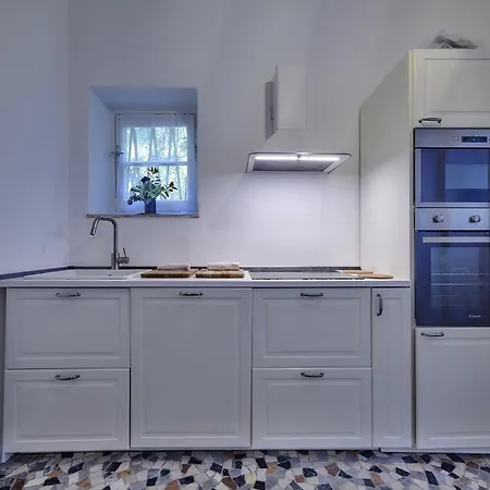 Villa Scoglio With Private Hot Tub And Air Conditioning Lierna