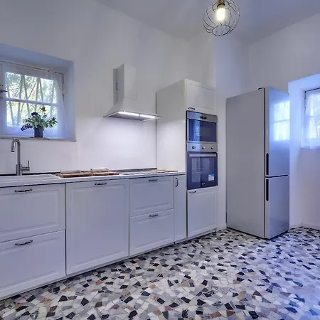 Villa Scoglio With Private Hot Tub And Air Conditioning
